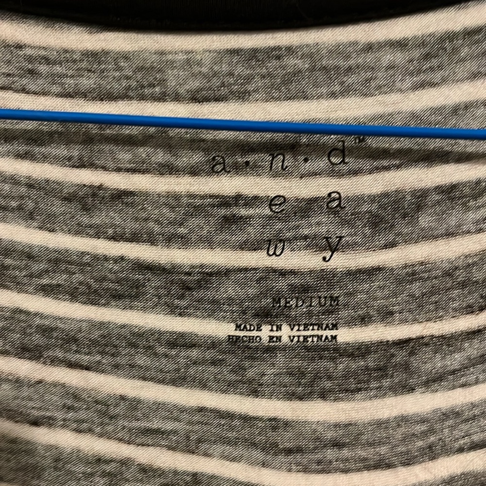 A New Day Striped V-Neck Tee 💙 - Picture 5 of 6